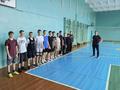 В шестой школьный день в школе прошли соревнования по баскетболу среди учащихся 8 классов