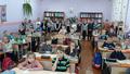 Учащиеся 1 А класса представили свой мини проект. Учащимся, у которых не было фликера, первоклашки подарили светоотражатели, сделанные своими руками