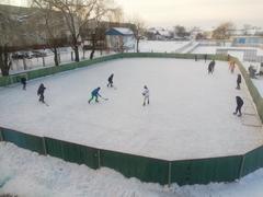 На катке