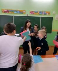 Распространение памяток по правилам безопасного поведения