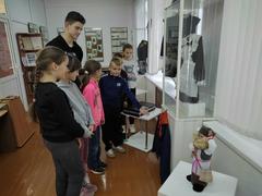 Экскурсия в школьную музейную комнату